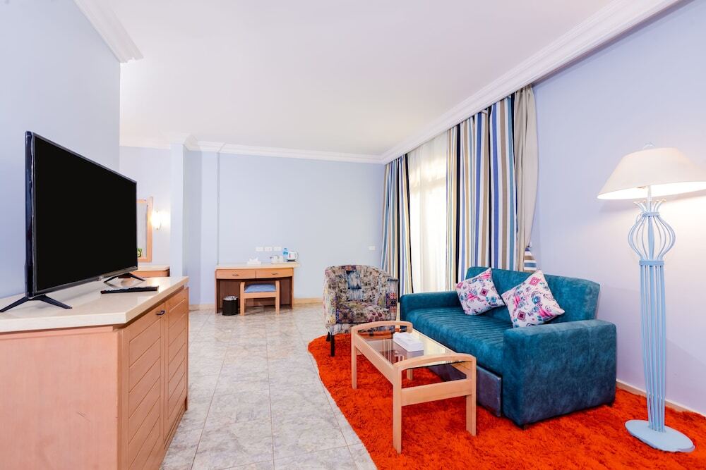 Royal Lagoons Aqua Park Resort & Spa - Families only