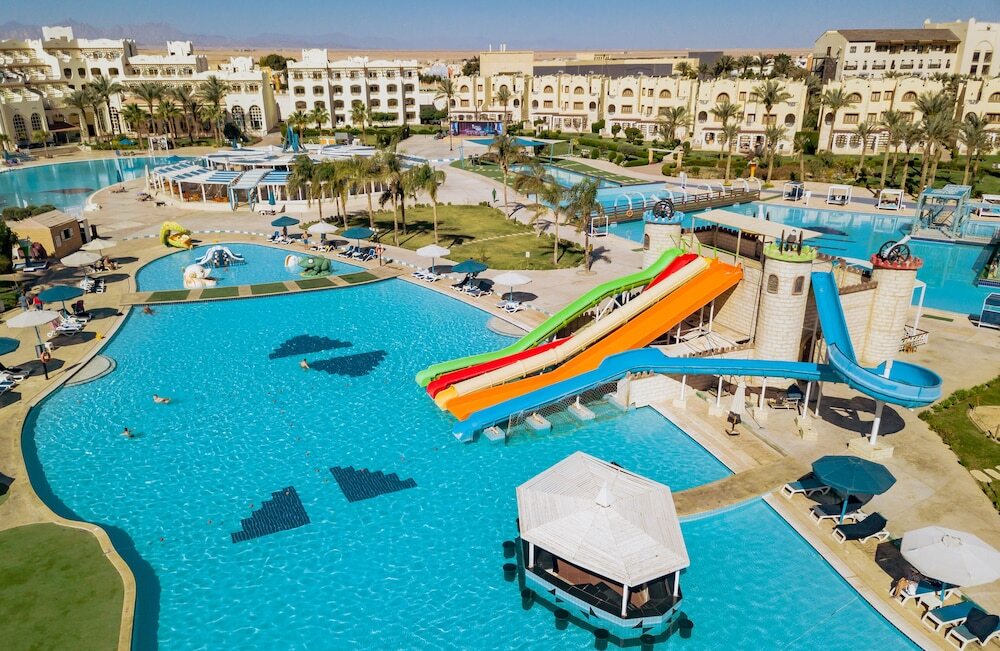 Royal Lagoons Aqua Park Resort & Spa - Families only