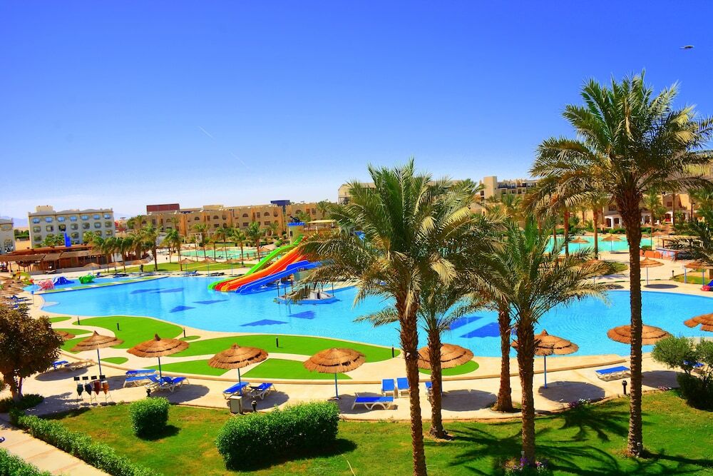 Royal Lagoons Aqua Park Resort & Spa - Families only