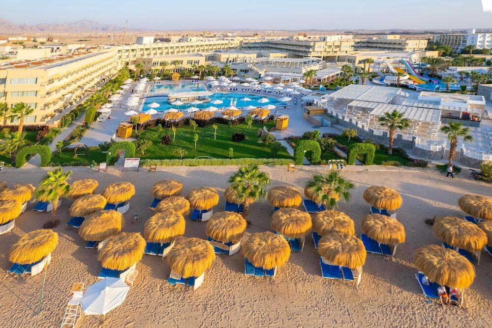 Aqua Mondo Abu Soma Resort