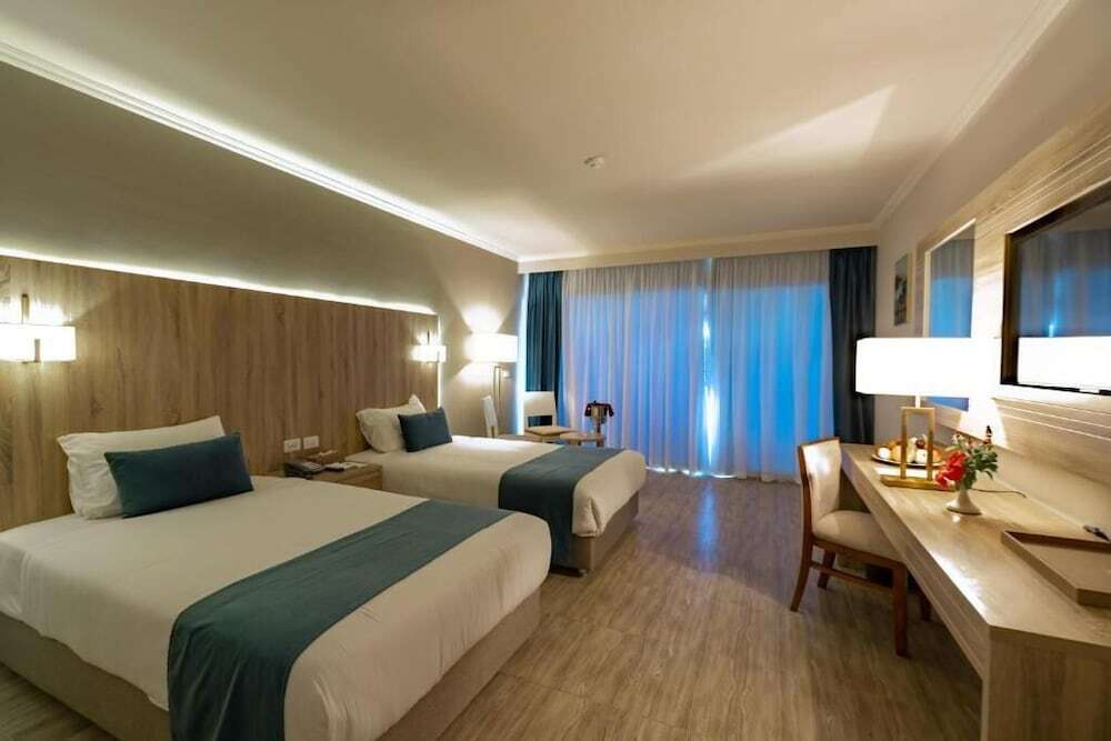 Aqua Mondo Abu Soma Resort