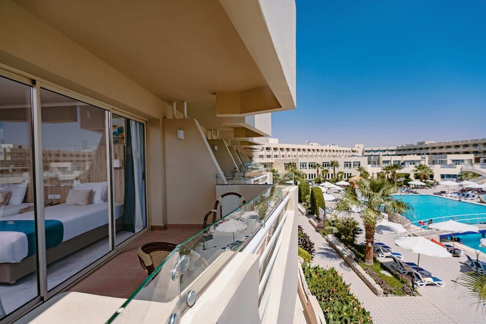 Aqua Mondo Abu Soma Resort