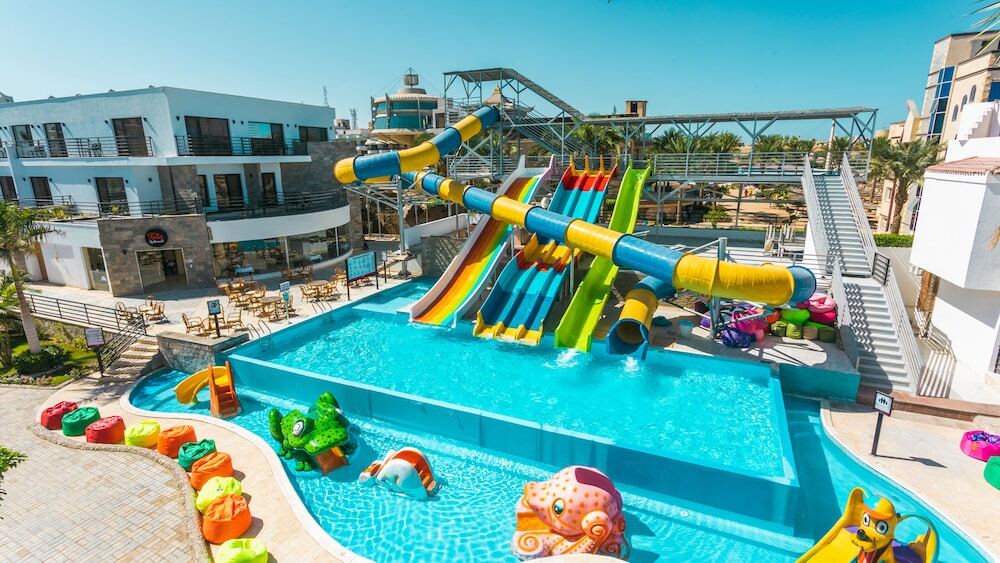 La Rosa Waves Beach Aqua Park
