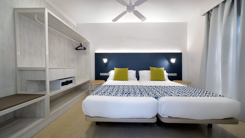Broncemar Beach Suites