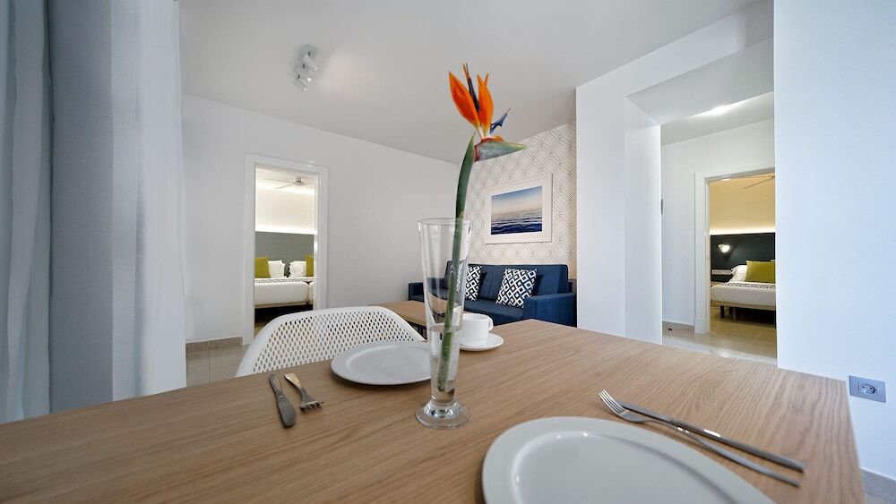 Broncemar Beach Suites