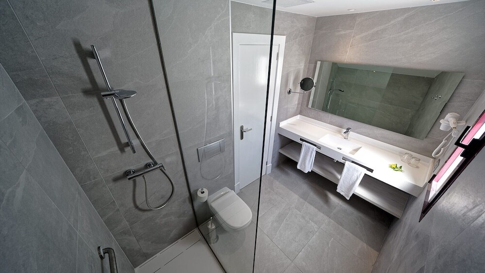 Broncemar Beach Suites