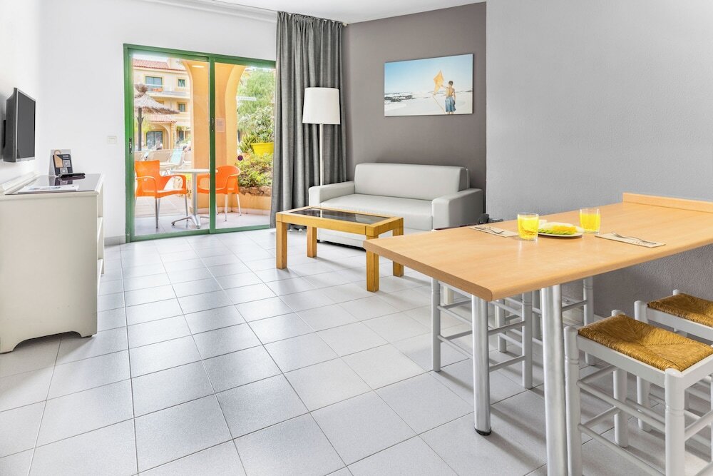 Elba Luc�a Sport & Suite Hotel