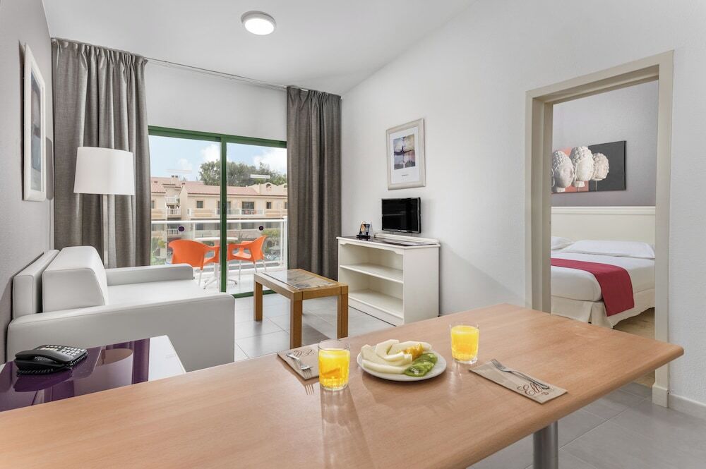 Elba Luc�a Sport & Suite Hotel