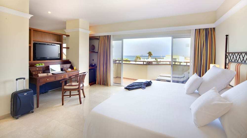 Barcel� Corralejo Bay - Adults only