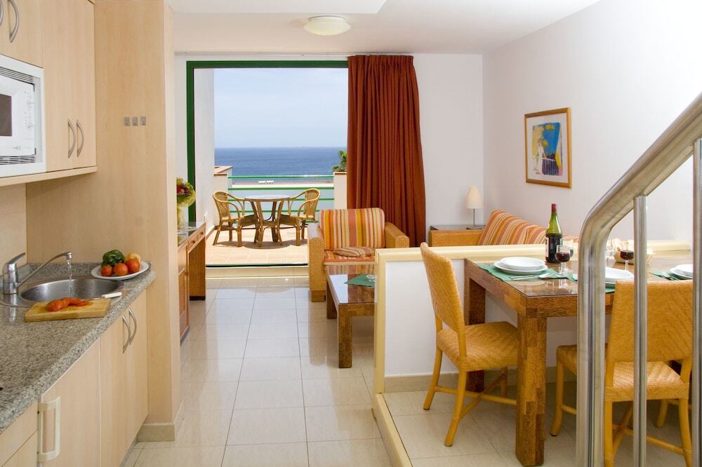 Aparthotel Esquinzo Y Monte Del Mar