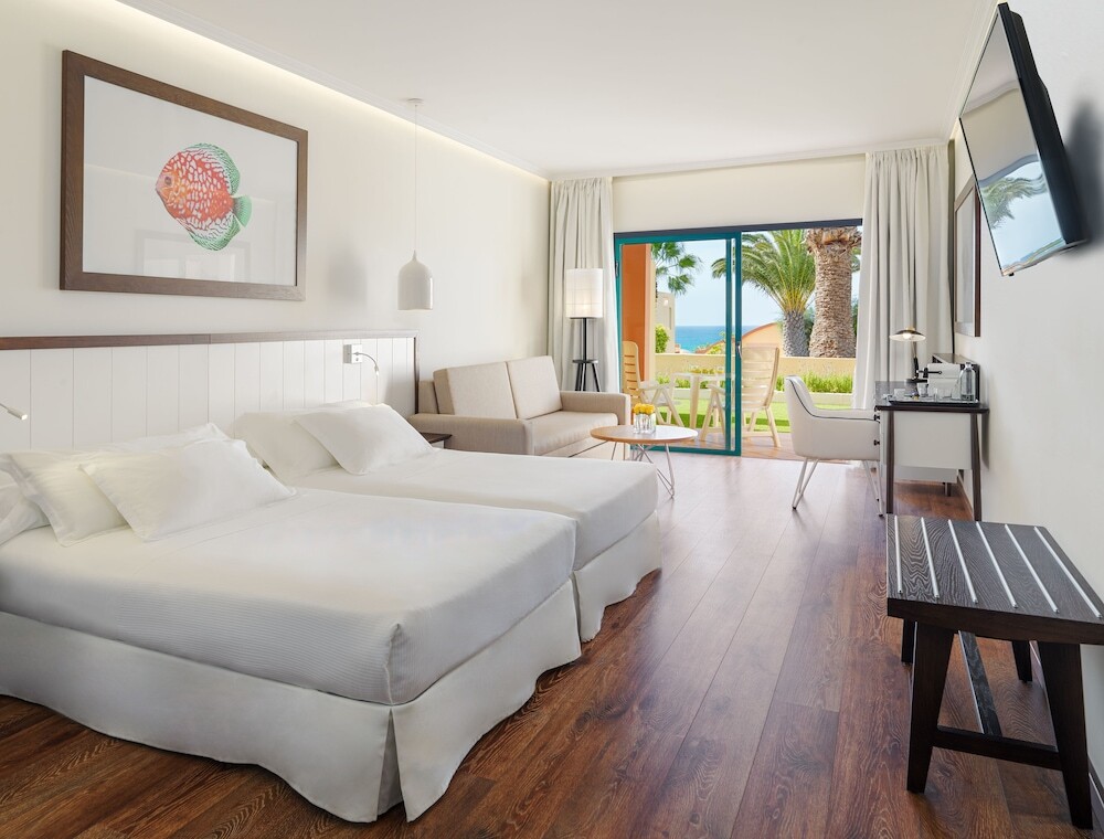 H10 Playa Esmeralda