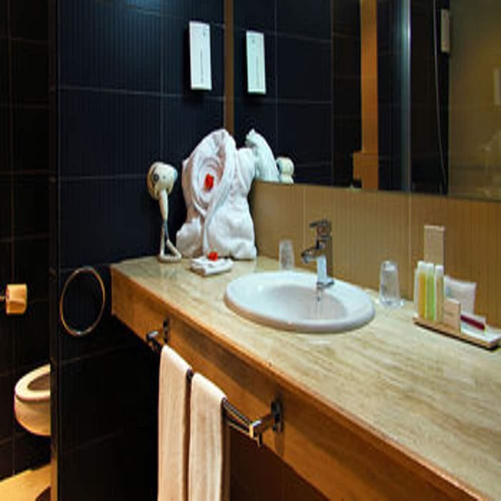Rawabi Hotel and Spa