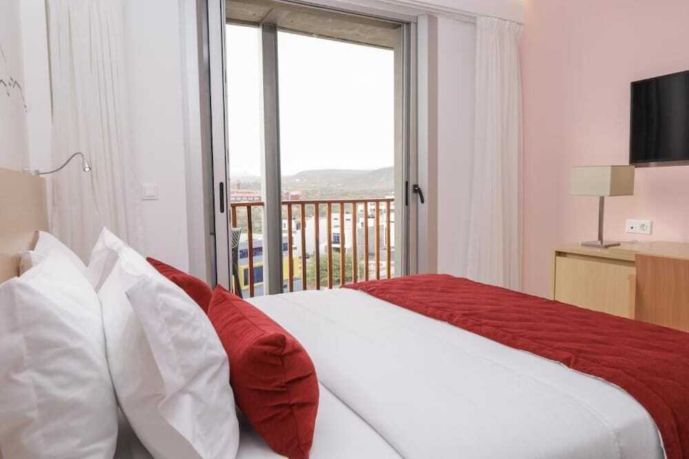 Happy Day Hotel