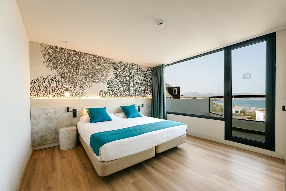 R2 Higos Beach Apartments