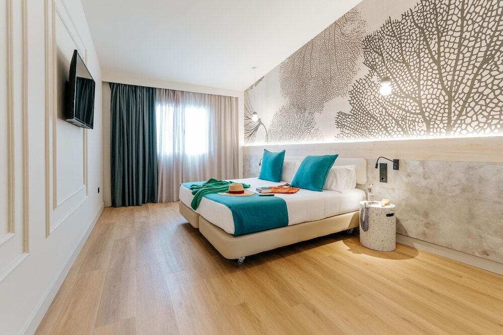 R2 Higos Beach Apartments