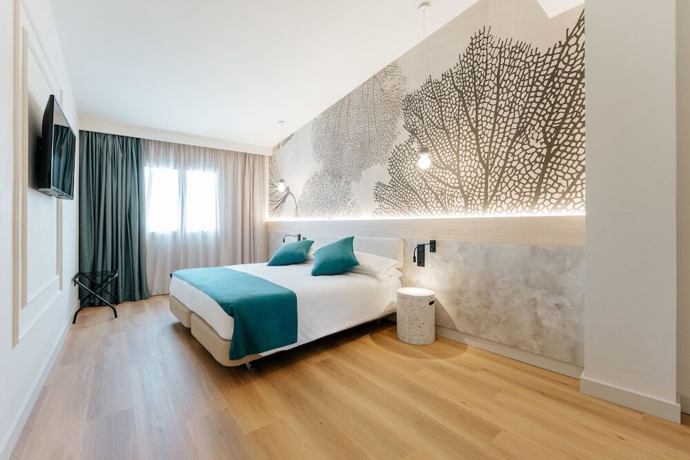 R2 Higos Beach Apartments