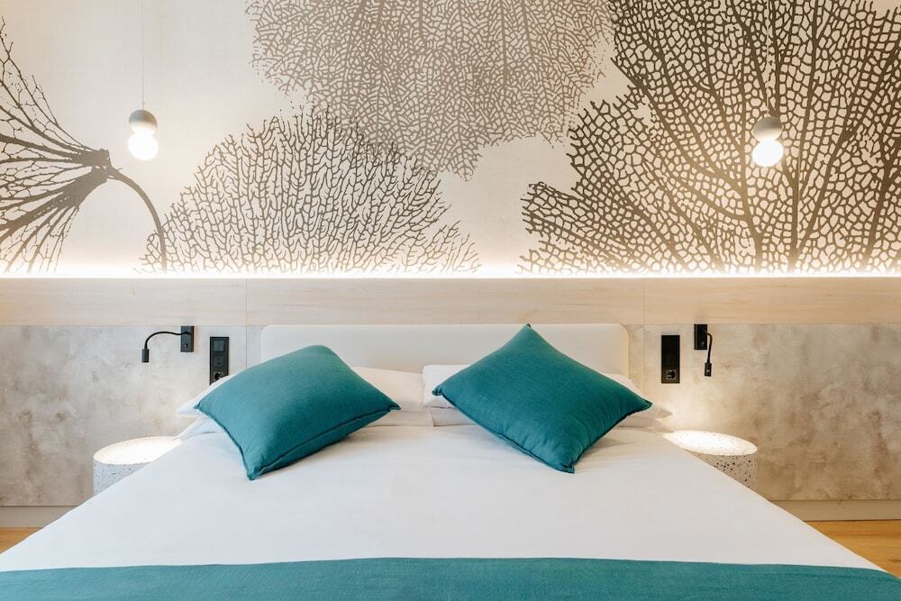 R2 Higos Beach Apartments