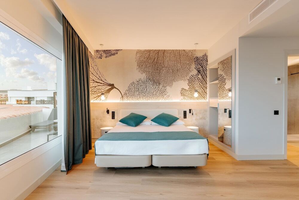 R2 Higos Beach Apartments