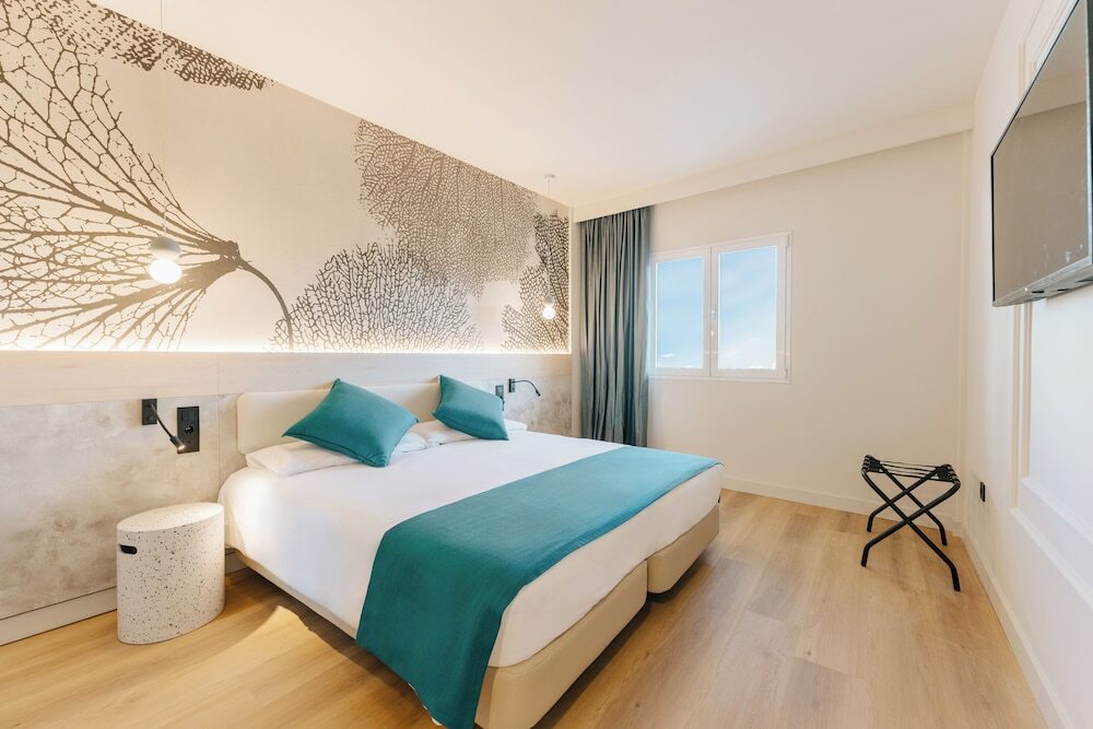 R2 Higos Beach Apartments