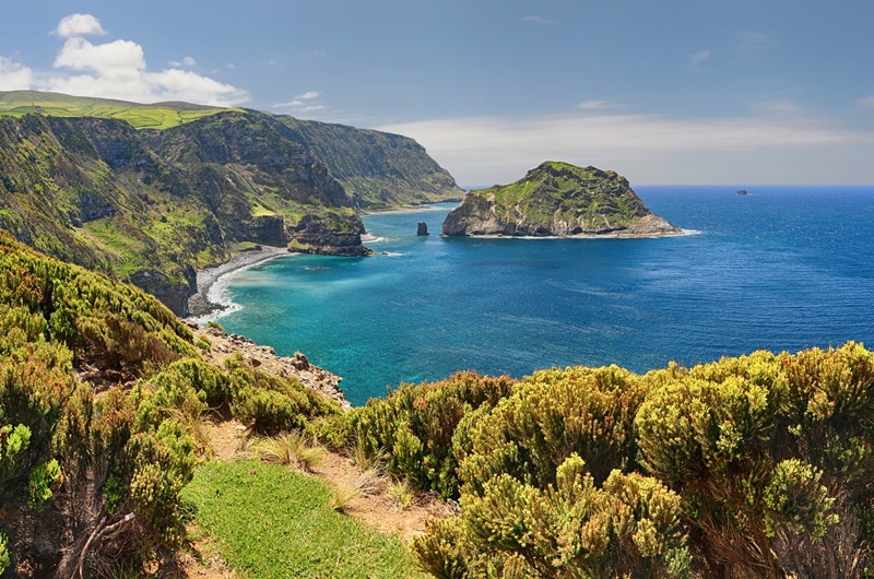 https://viagemonline.pt.tui.com/pt/idea/24494484/ponta-delgada 