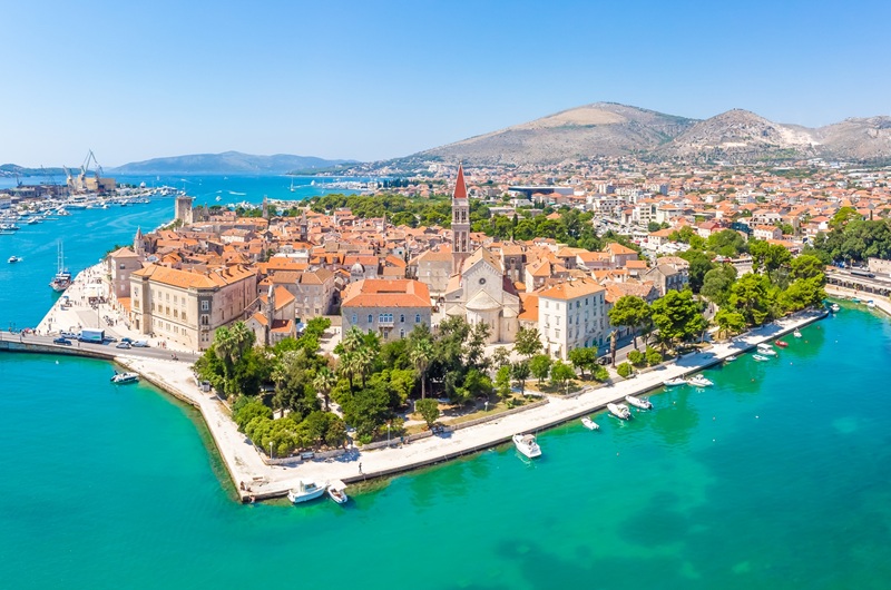 https://viagemonline.pt.tui.com/pt/idea/27468446/ilhas-do-sul-do-adriatico-categoria-standard 
