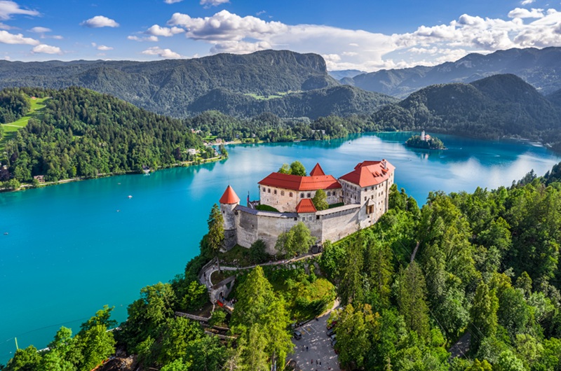 https://viagemonline.pt.tui.com/pt/idea/30088994/grand-tour-da-eslovenia 