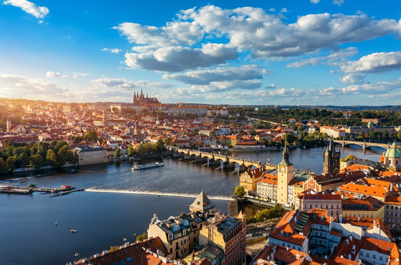 https://viagemonline.pt.tui.com/pt/idea/50139927/escapada-a-praga 