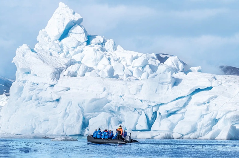https://viagemonline.pt.tui.com/pt/idea/52563972/expedicao-classica-a-svalbard 